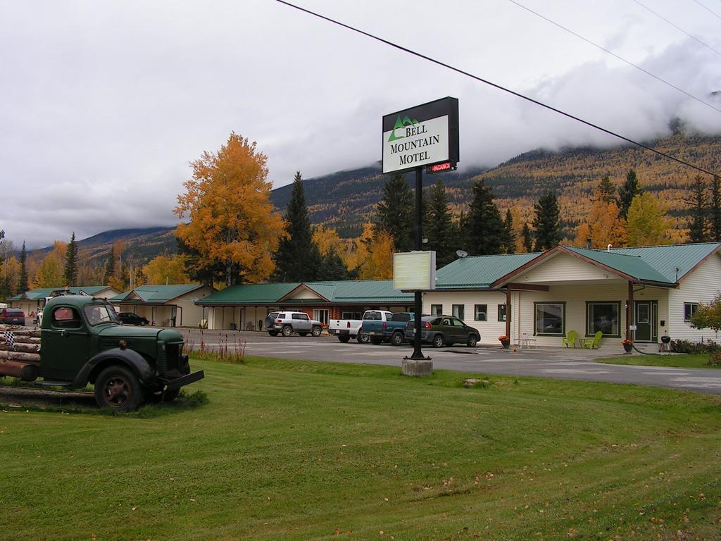 Bell Mountain Motel Mcbride Exterior photo